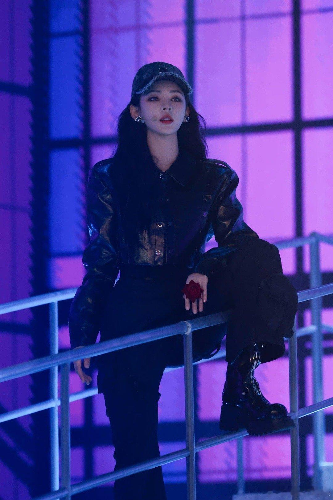 #你好星期六两代乘风姐姐团建#《你好星期六》两代乘风姐姐团建，太精彩了！姐姐们个