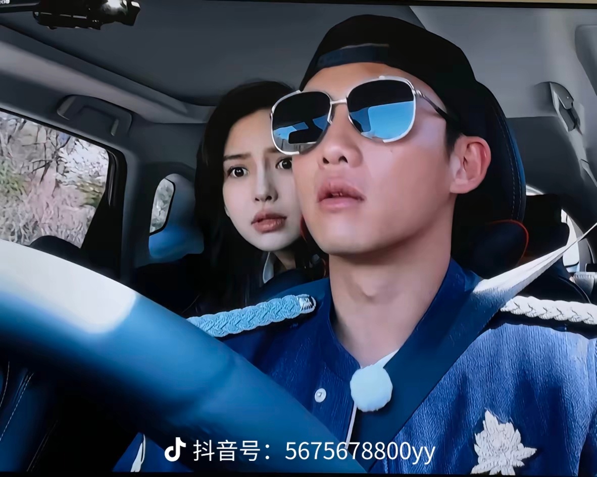 Angelababy带小海绵回香港【Angelababy】早期跑男 随时随地被惊