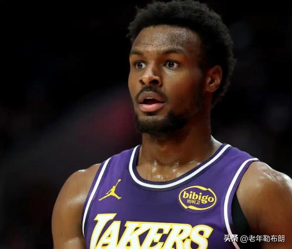 布朗尼2025年2月4日至今三分球52投21中，命中率40.4%

3月2日消息