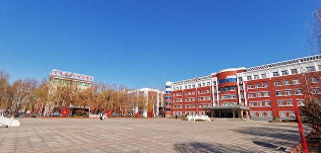 中小学生必须强制购买校服吗