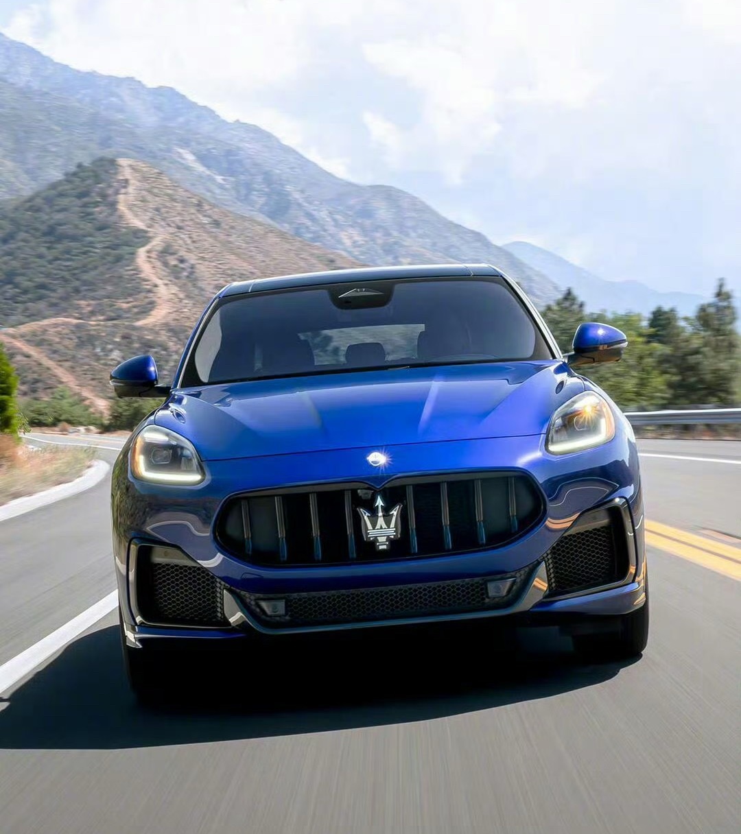 销售直言不建议买35万玛莎拉蒂40万落地的玛莎拉蒂纯电SUV，可能车标占了一半价