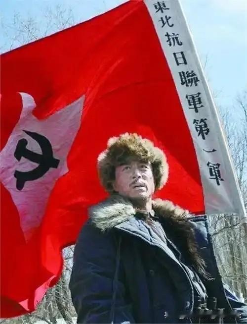 杨靖宇将军于1957年9月25日按元帅规格安葬。

毛泽东、周恩来、刘少奇、朱德