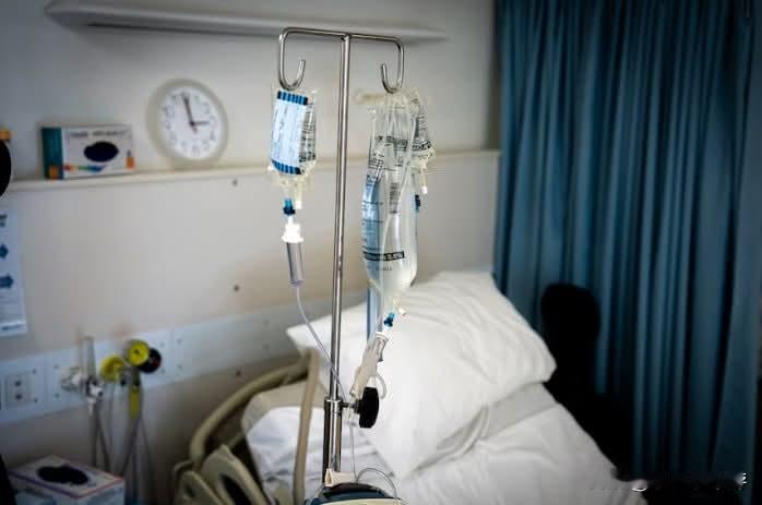 澳大利亚联邦政府批准，自4月起，私人医疗保险费率将平均上调4.41%，达近10年