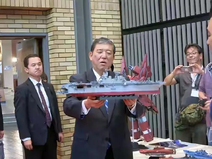 我是真的搞不懂，为什么会有这么多人，在得知石破茂即将成为小本子的新首相时，到处打