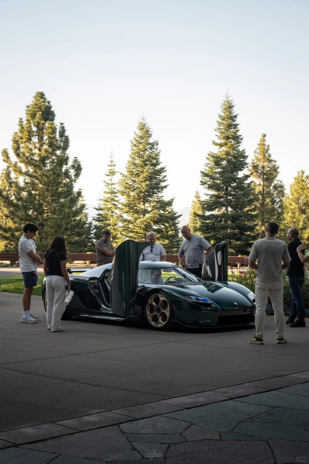 Koenigsegg CC850，这个颜色太绝了吧，怎么这么会调绝美车片 ​​​