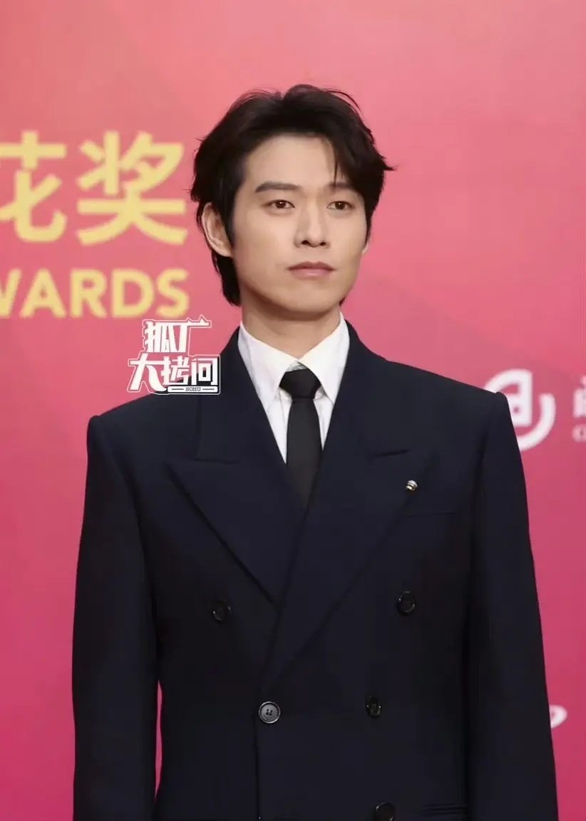 这么一看，于适竟然是最清爽干净的一个 ​​​