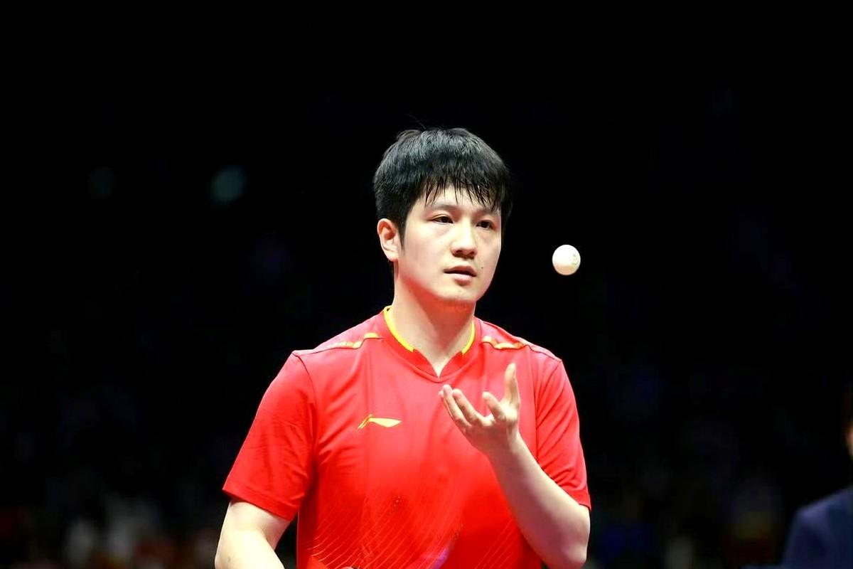 樊振东全运会卫冕这波操作，真的燃炸了！首局9-4落后林诗栋，居然连追7分逆转，后