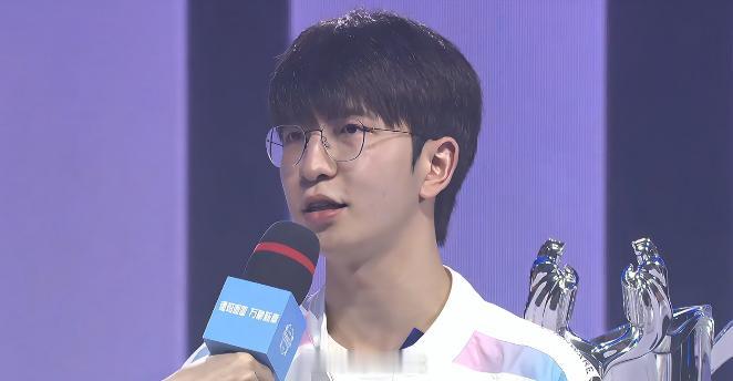 Elk：因为对于我们整个队伍德杯能走到哪看我们的表现吧，至少我们完成了第一步赢下