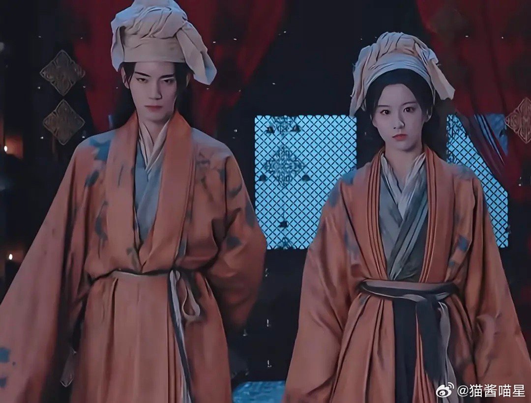 想不通这妆造是什么意思 