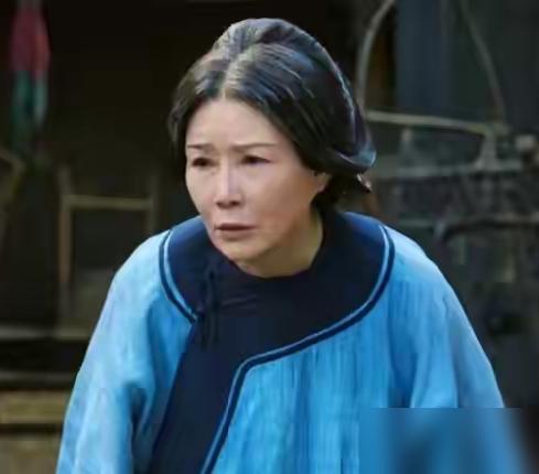 《大生意人》

剧中有个操纵全剧走向的、大佬级别的人物，

先把剧情过一遍：说的