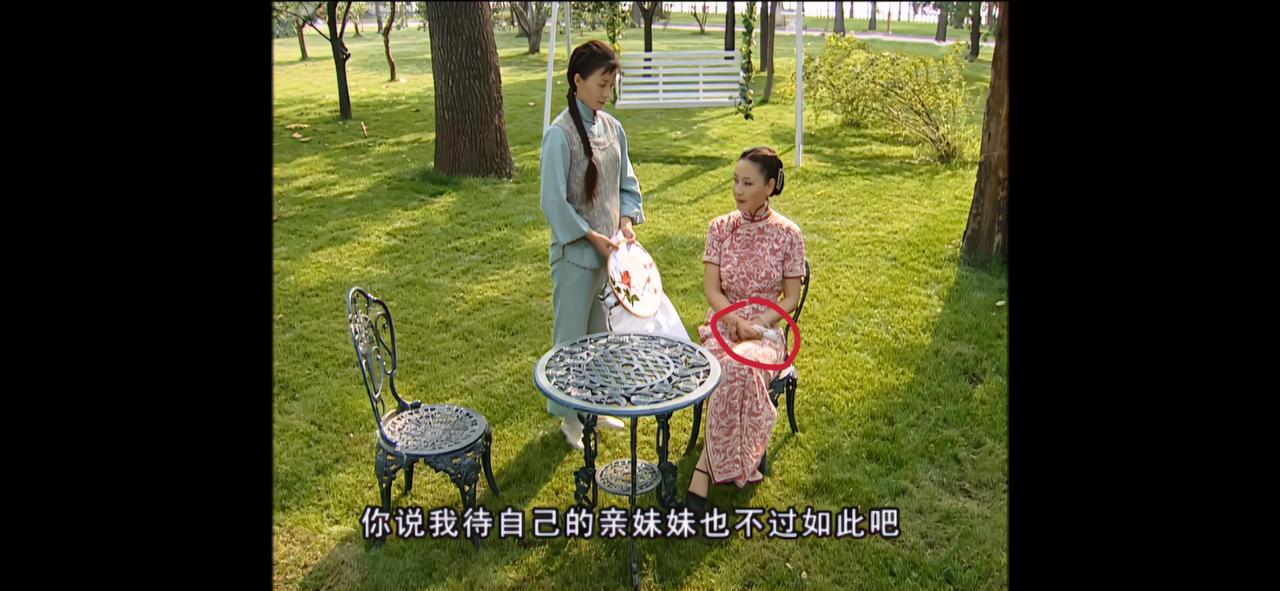 为什么现在没人用手帕了？

手帕比纸更健康，尤其穿旗袍搭配手帕，给人感觉精致而又