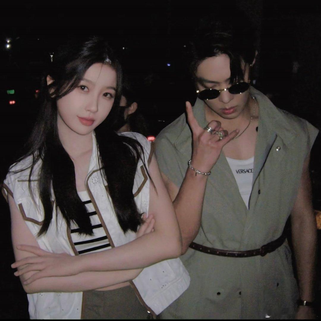 马伯骞回关虞书欣因为虞书欣一句“支持小马新剧”，粉丝坐不住了，跑去马伯骞那儿留言