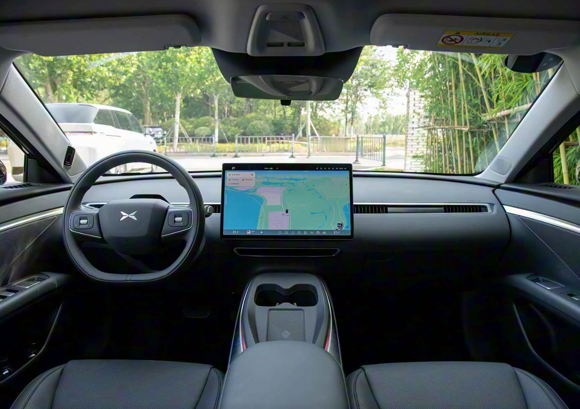 现在推出的车型，我想有两种典型心态：

一种是品牌向下，推出低价车型，我都卖这么