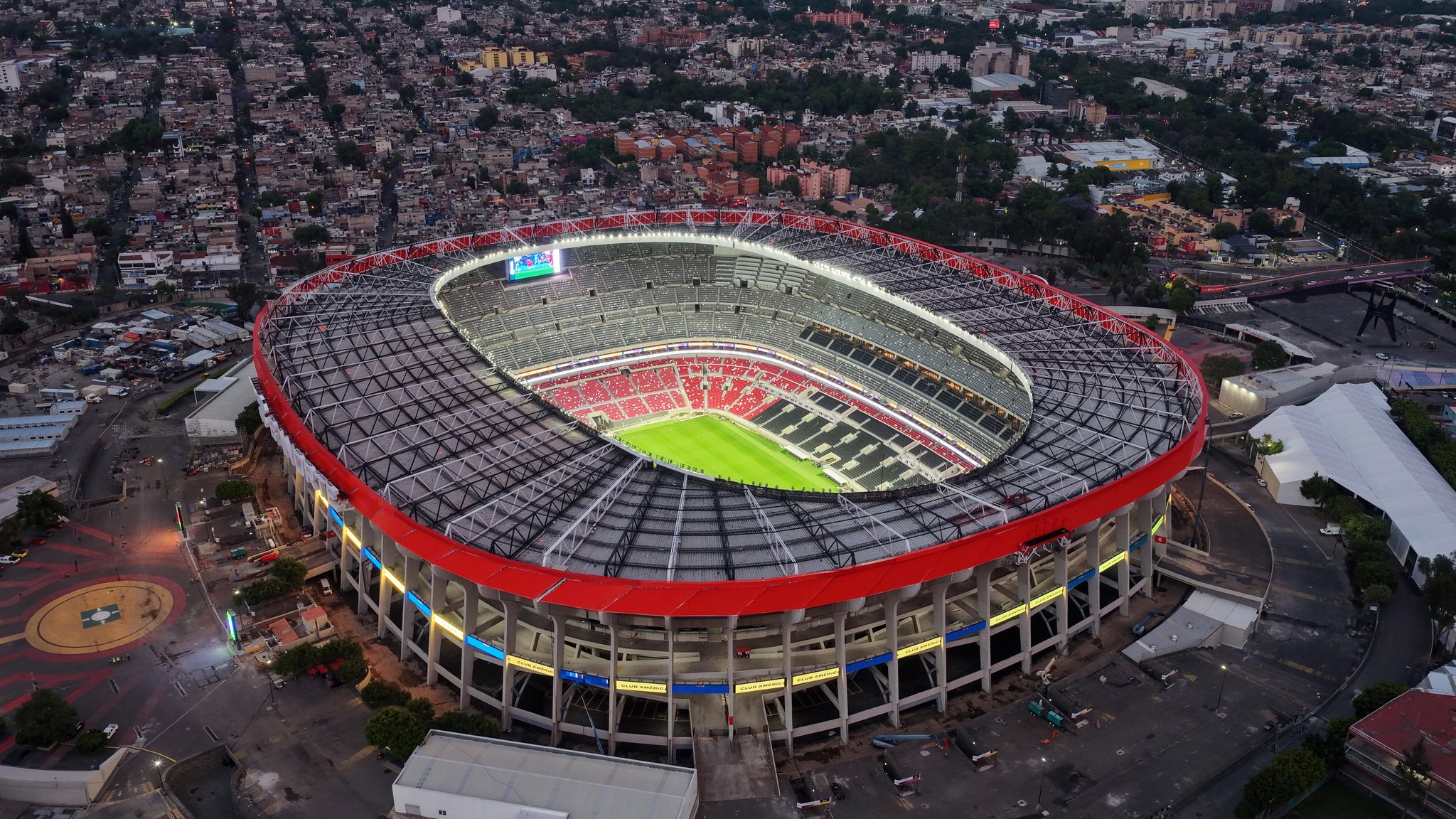 重温墨西哥城阿兹特克体育场60年的足球传奇！⚽🌎借助Google地球和Fund