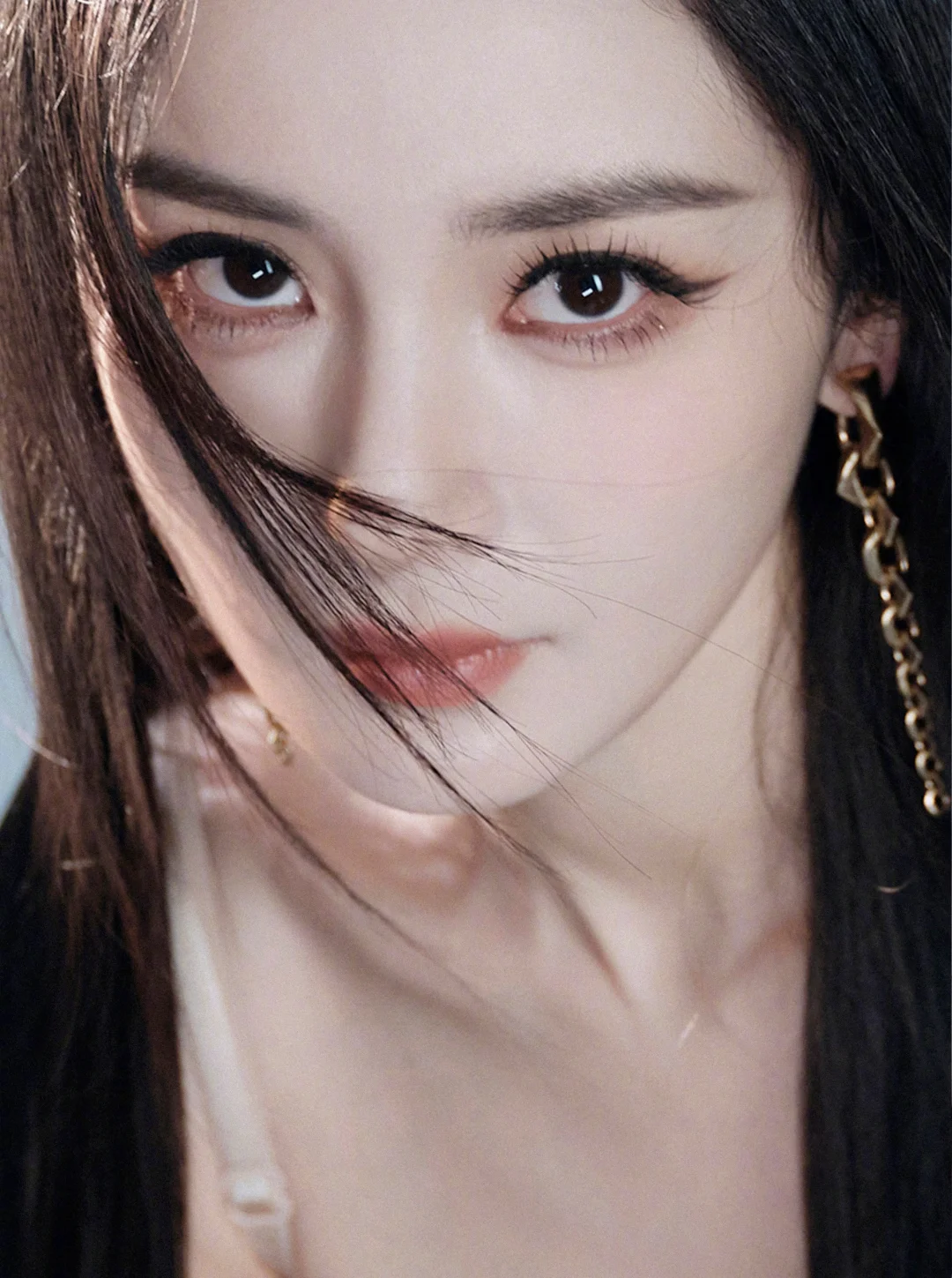 给杨幂化的暗夜鎏光妆