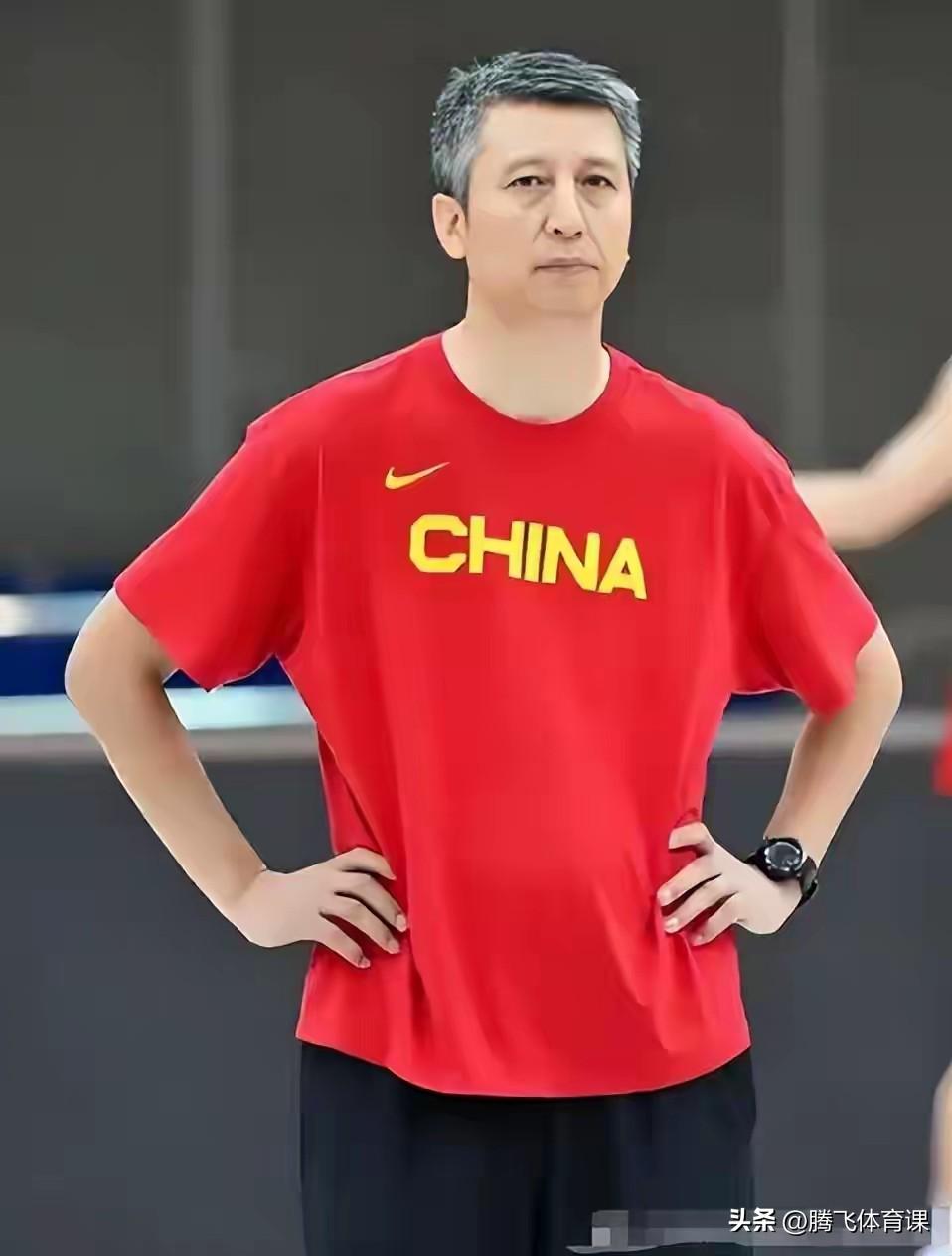 中国男篮取得世预赛两连胜，给全体球员评分如下:

1.胡金秋--9.5分，现役中