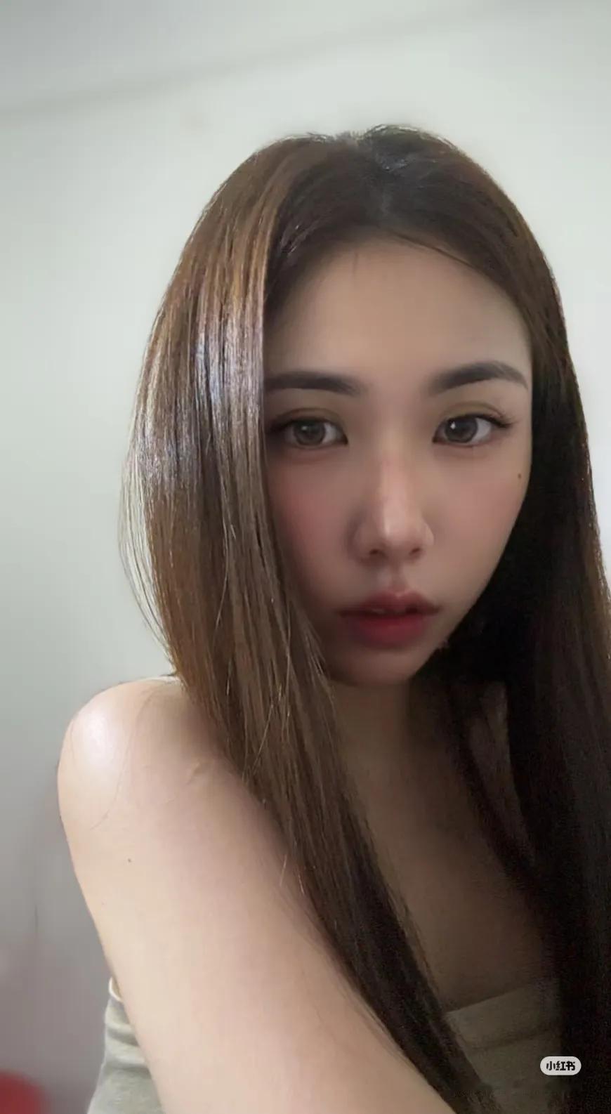 话说大马近几年就推出了许多样靓身材正，气质也相当不错的新晋博主，而veron就是