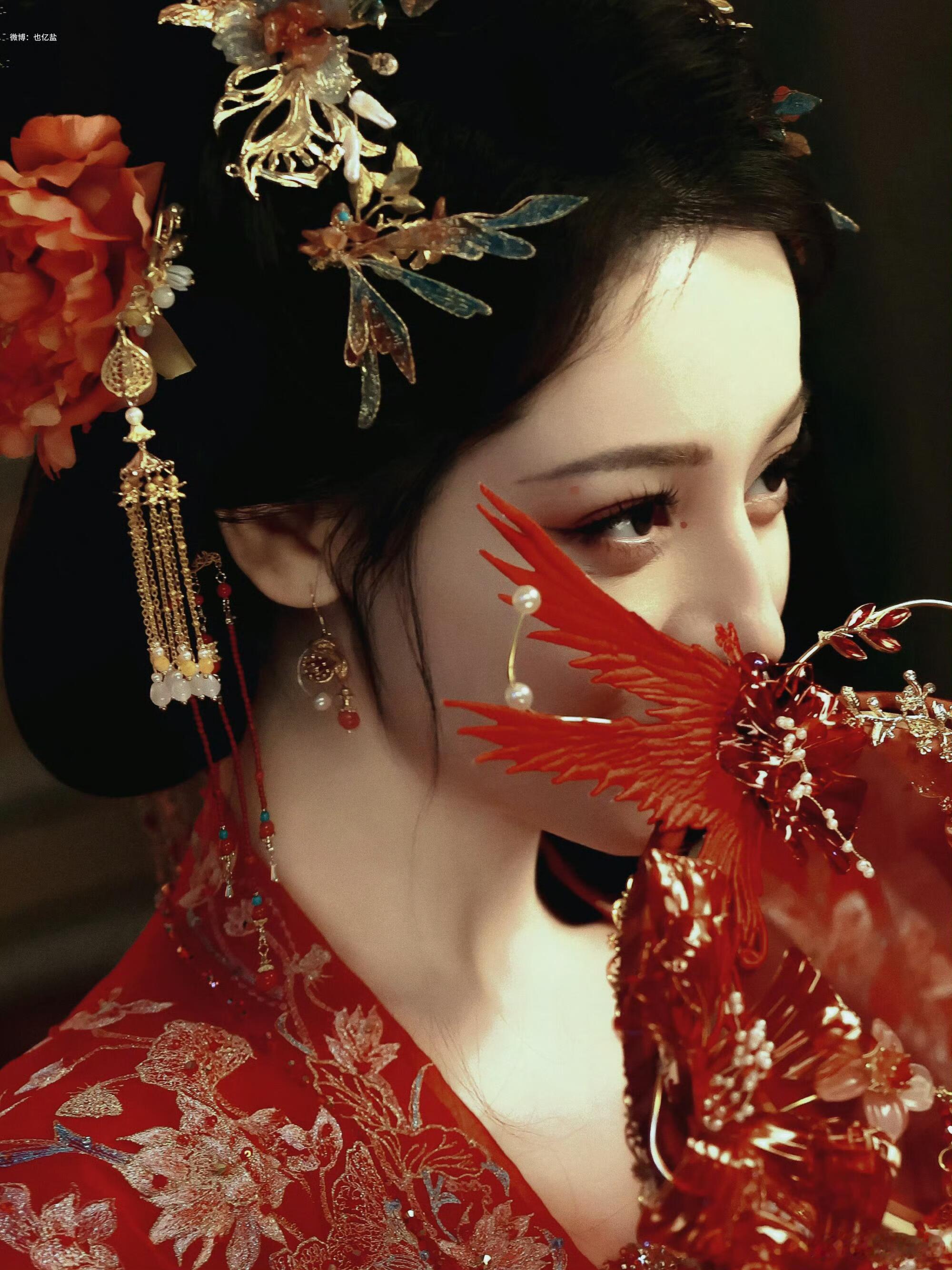 迪丽热巴花魁妆火到AI界了迪丽热巴这张脸美的还是太权威了，立体的骨相，再加上绝美