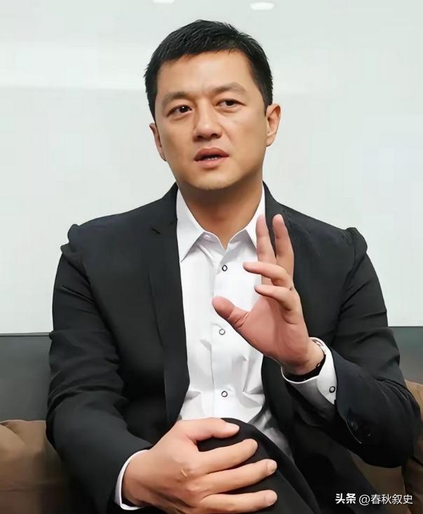 李亚鹏直播当场落泪，首度坦言十年前事业崩盘、负债缠身时，曾无奈向黄晓明开口借钱。
