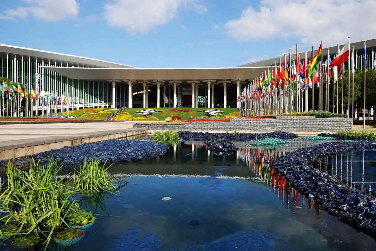 APEC——让深圳具备了与上海平起平坐的“政治地位”
2001年APEC峰会，在