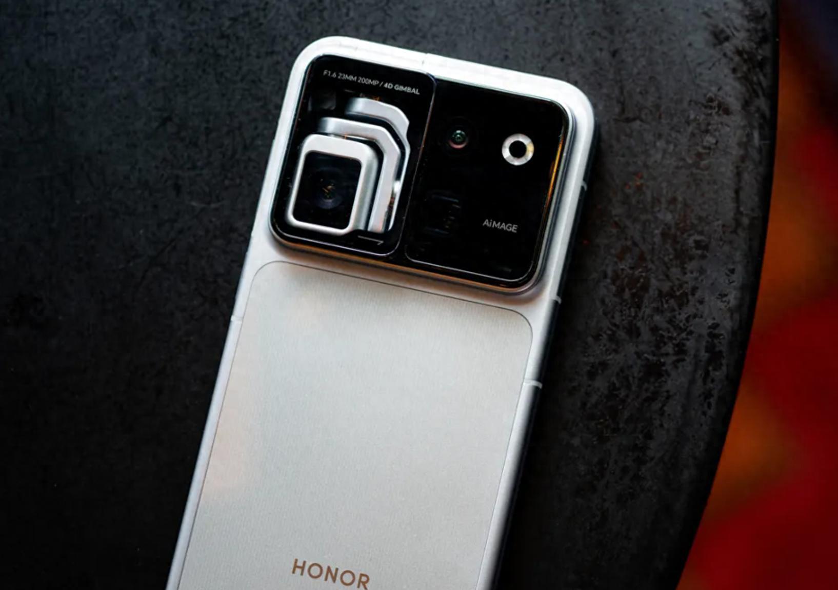 荣耀这回是真敢整活。Robot Phone 8月12号在广州量产发布，全球第一款