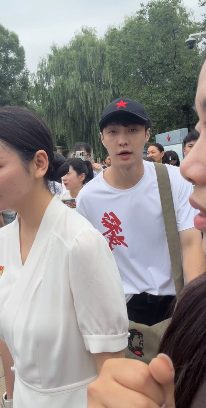 张艺兴张艺兴电影绽放 萌之！ 
