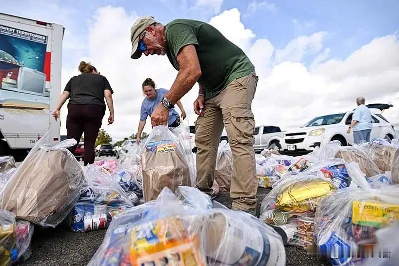 当地时间11月9日，美国特朗普政府指示各州不要发放11月份的全额补充营养援助计划