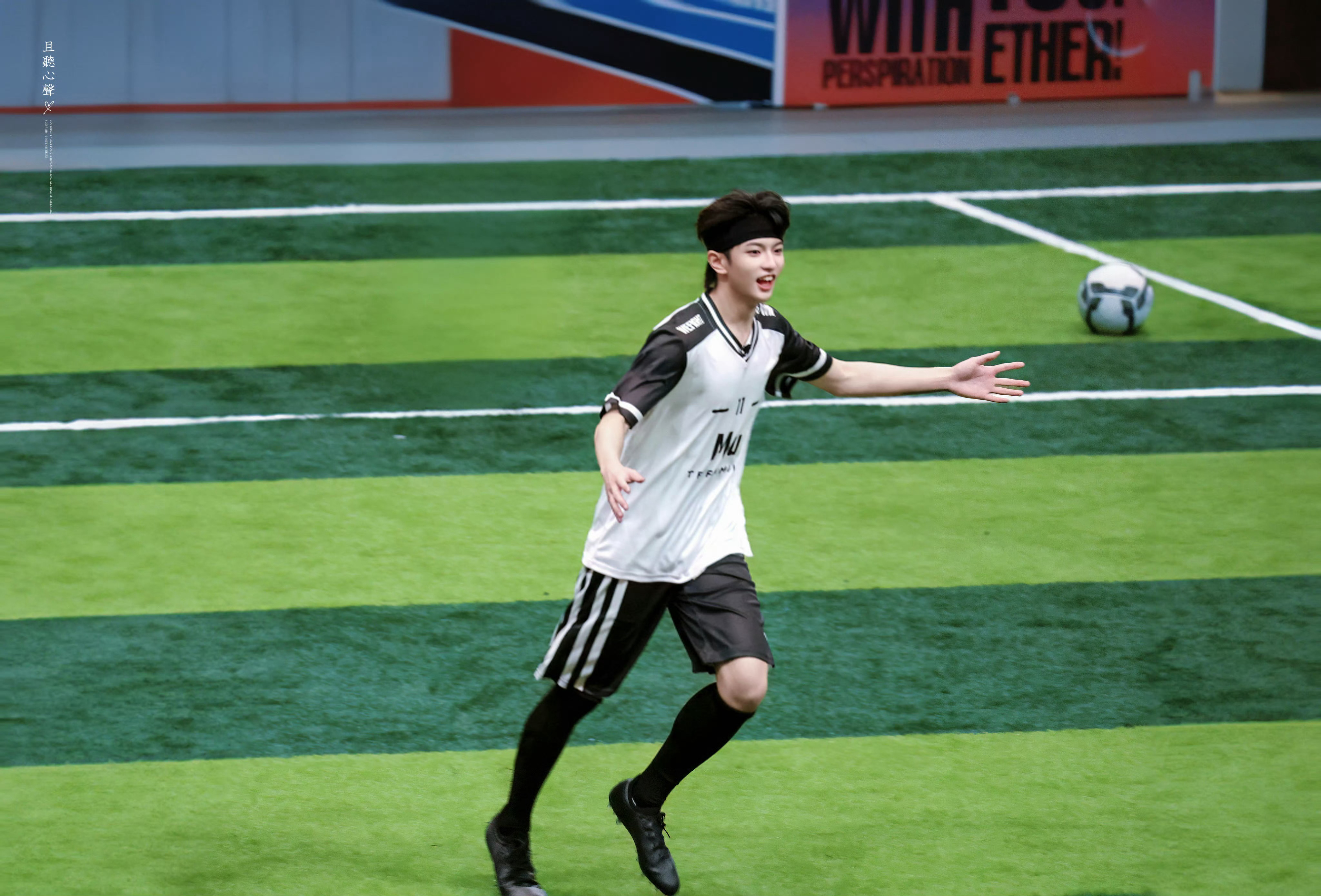 和穆祉丞一起期待国足加油穆祉丞力挺国足