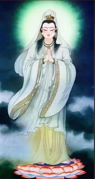 转赞，观世音菩萨常伴左右，保佑健康平安， 财运亨通，福禄双收 