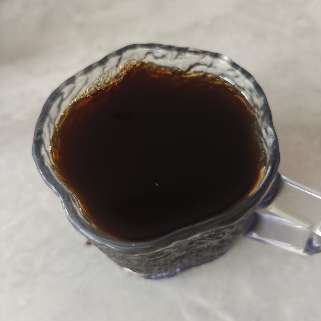 咖啡杯是一个结界里面盛放着只属于自己的缓慢流淌的时光。 
