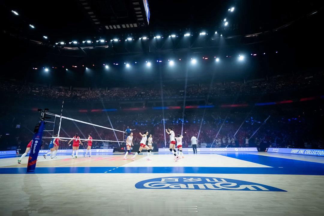 中国女排vs塞尔维亚女排中国女排🇨🇳3-0横扫塞尔维亚女排🇷🇸拿下南京站