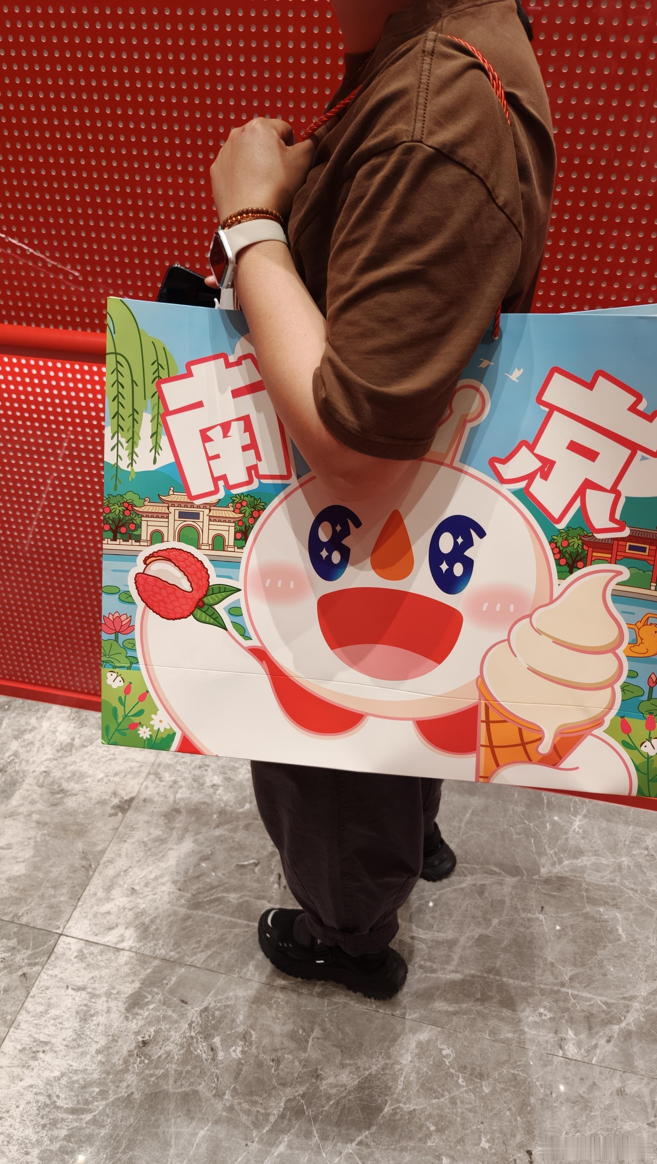 打卡2000多平方全国最大蜜雪冰城旗舰店