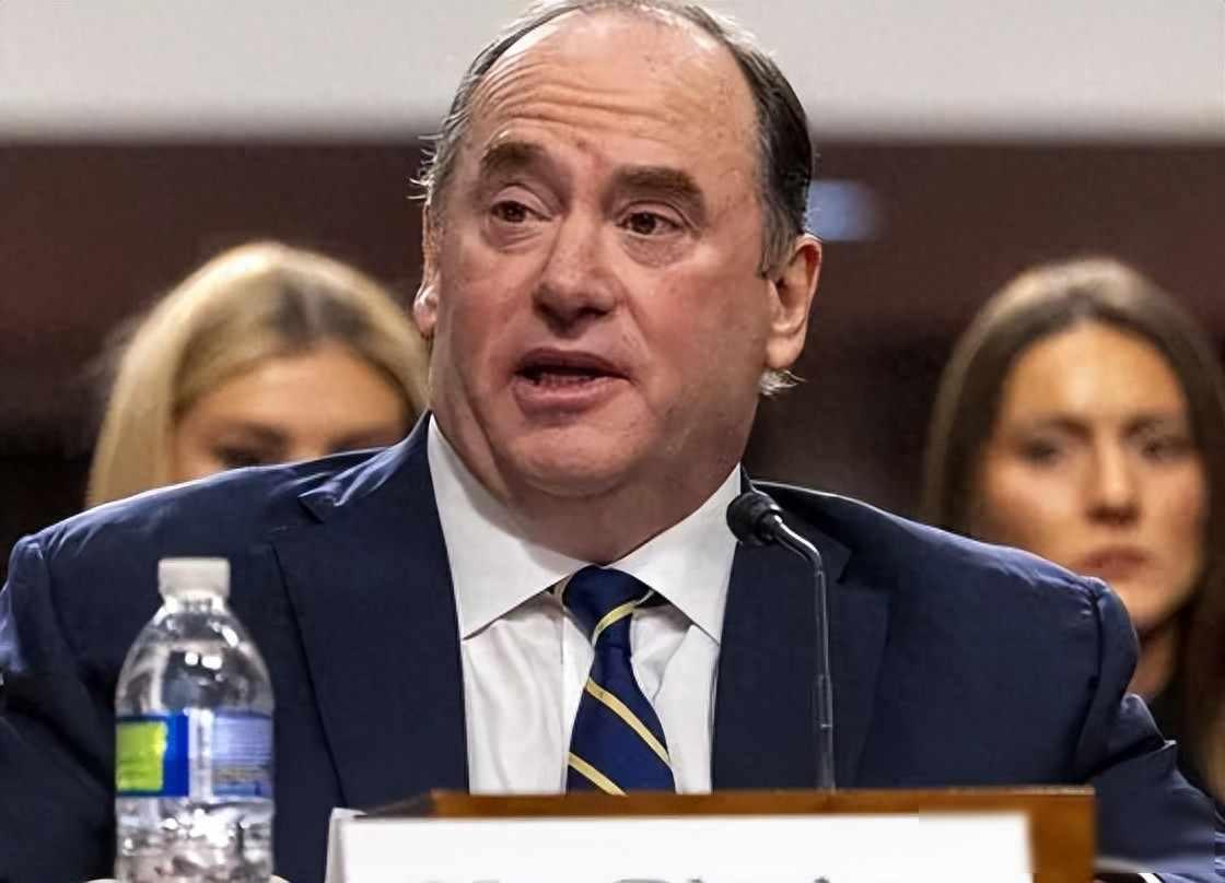 美国海军急着找钱，中国造船被当靶子，AI软件真能救急？

2025年12月9号，