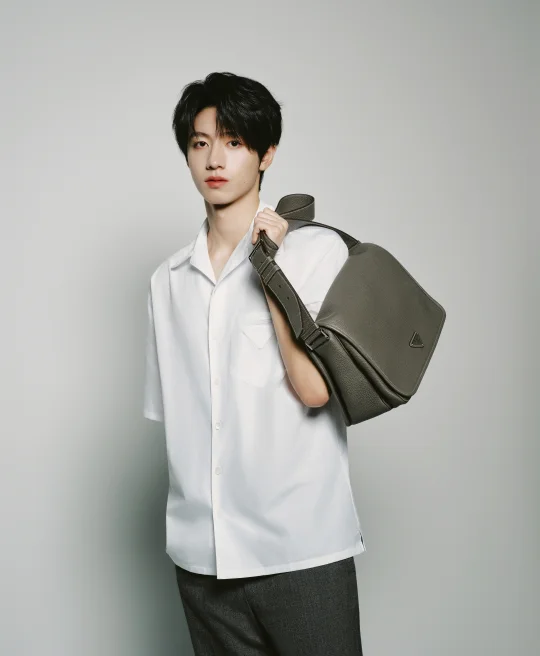 朱志鑫 TOP登陆少年Prada米兰男装秀​