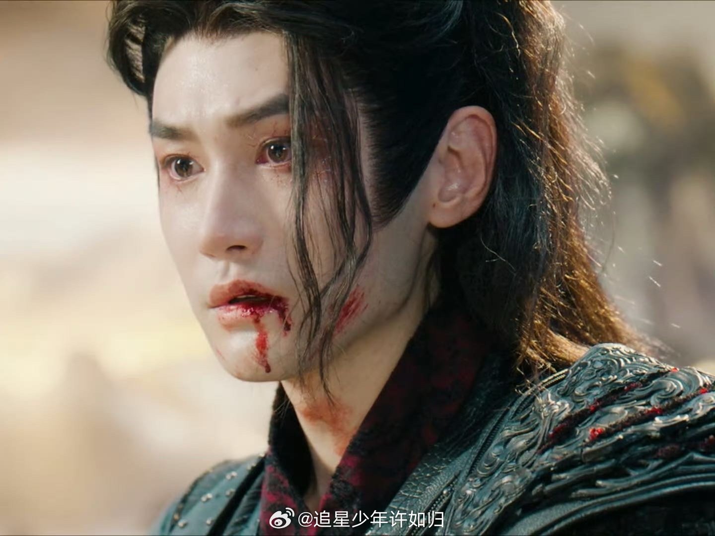 刚被《逍遥》里汪铎演的秉烛虐完，他就带着新角色来了。从隐忍病娇到飒爽斩妖使，这种