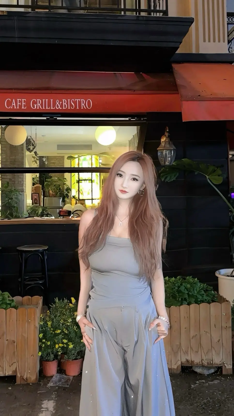 你大可以试试重新认识我 我会让你明白 我不喜欢的人 连靠近我的资格都没有