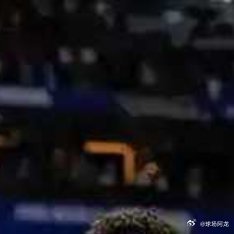近期世界杯赛场爆出极致反差名场面，佛得角40岁门将沃齐尼亚凭一己之力封神，硬扛西