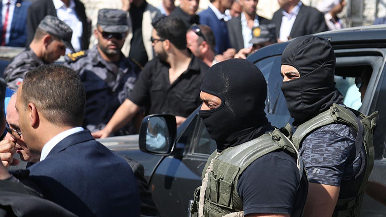 伊朗抓捕间谍，战果辉煌，涉及100多人和数千件相关物品。

当地时间4月19日伊