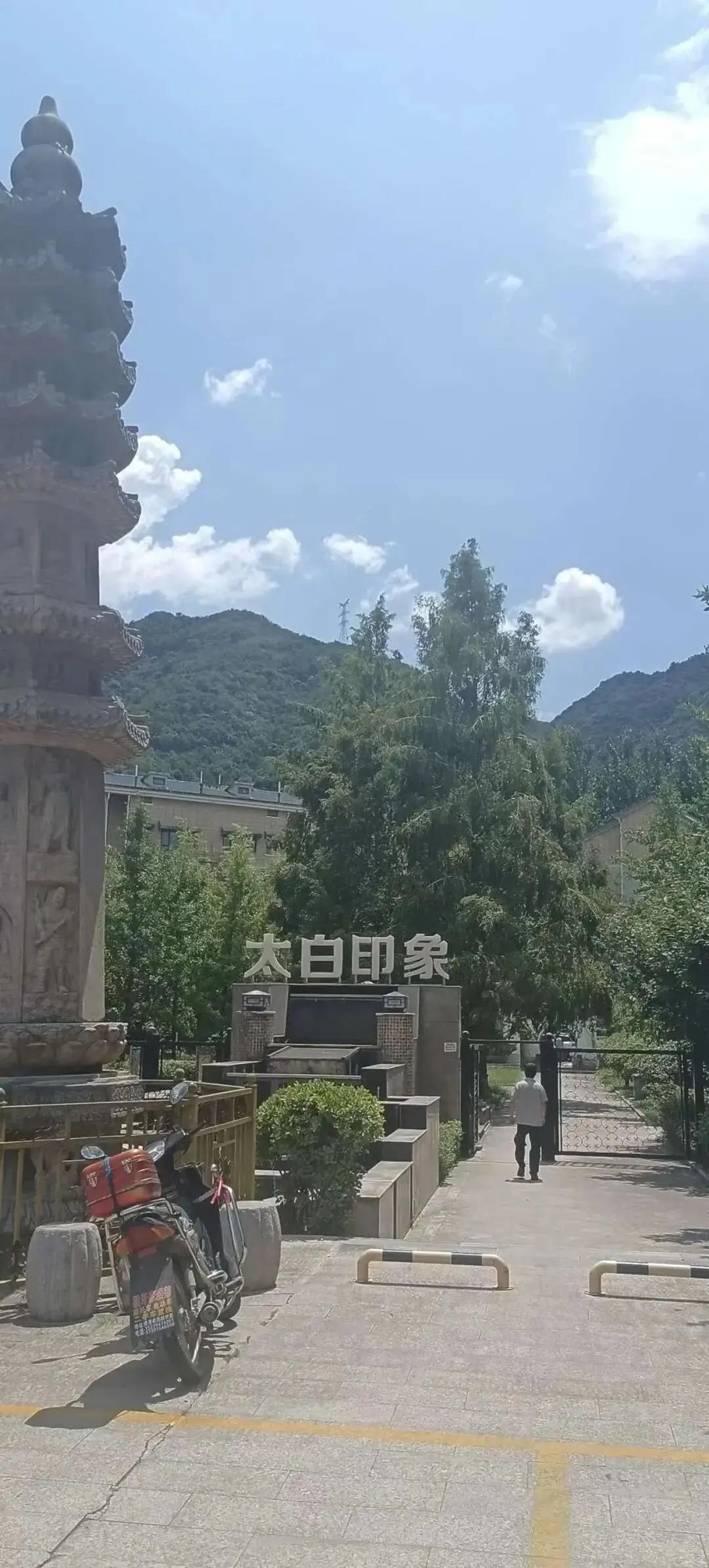 “离大谱！”陕西宝鸡，一男子花8000多买了壁挂炉，厂家说能正常用15年。他的房