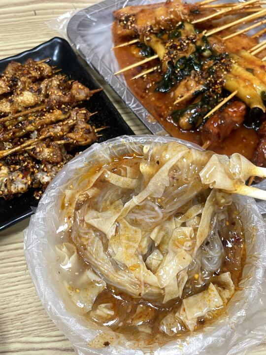 中街附近的本溪卤豆皮，便宜好吃‼️‼️