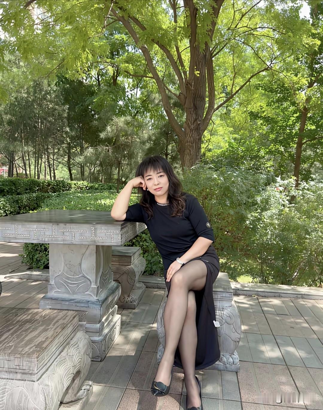 漫长的低谷、煎熬的困境总会让人觉得看不到尽头，仿佛黑暗永远笼罩自己。

但我们要