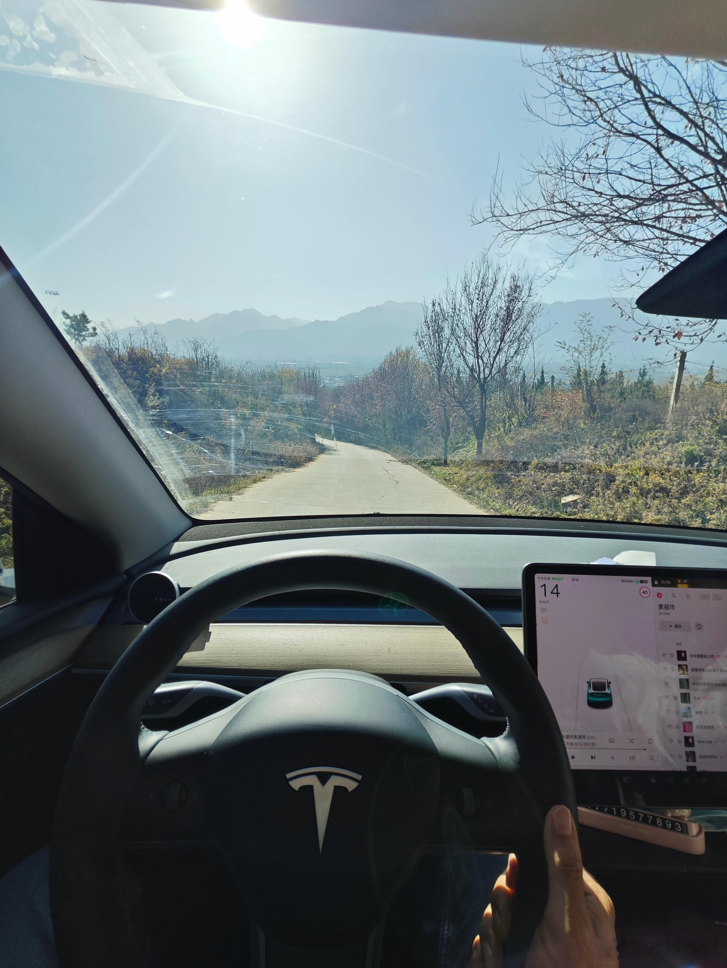 开了几天极氪9X Hyper，坐完极氪009，再开上特斯拉Model Y，你知道