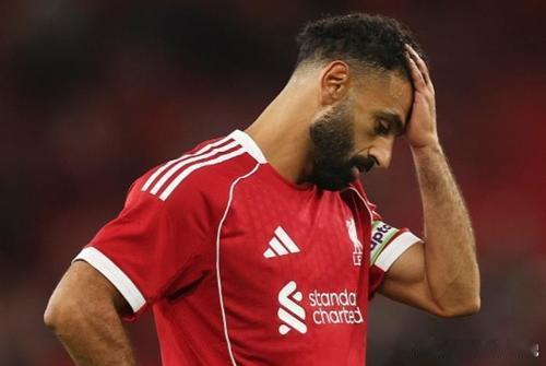 卡拉格：如果萨拉赫还不回防，就不应该让他场场都首发了前利物浦传奇后卫卡拉格最近在