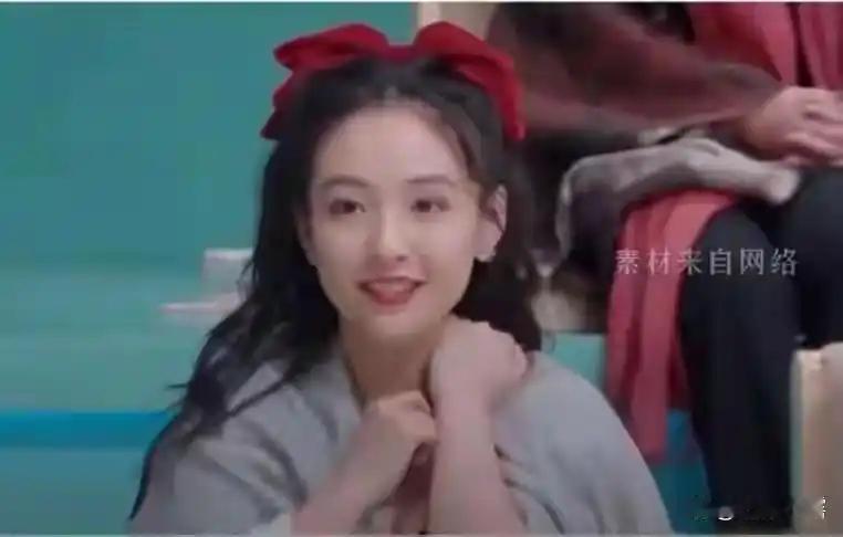 吴倩离婚一年后官宣喜讯，全网恭喜！网友：她终于清醒了 
