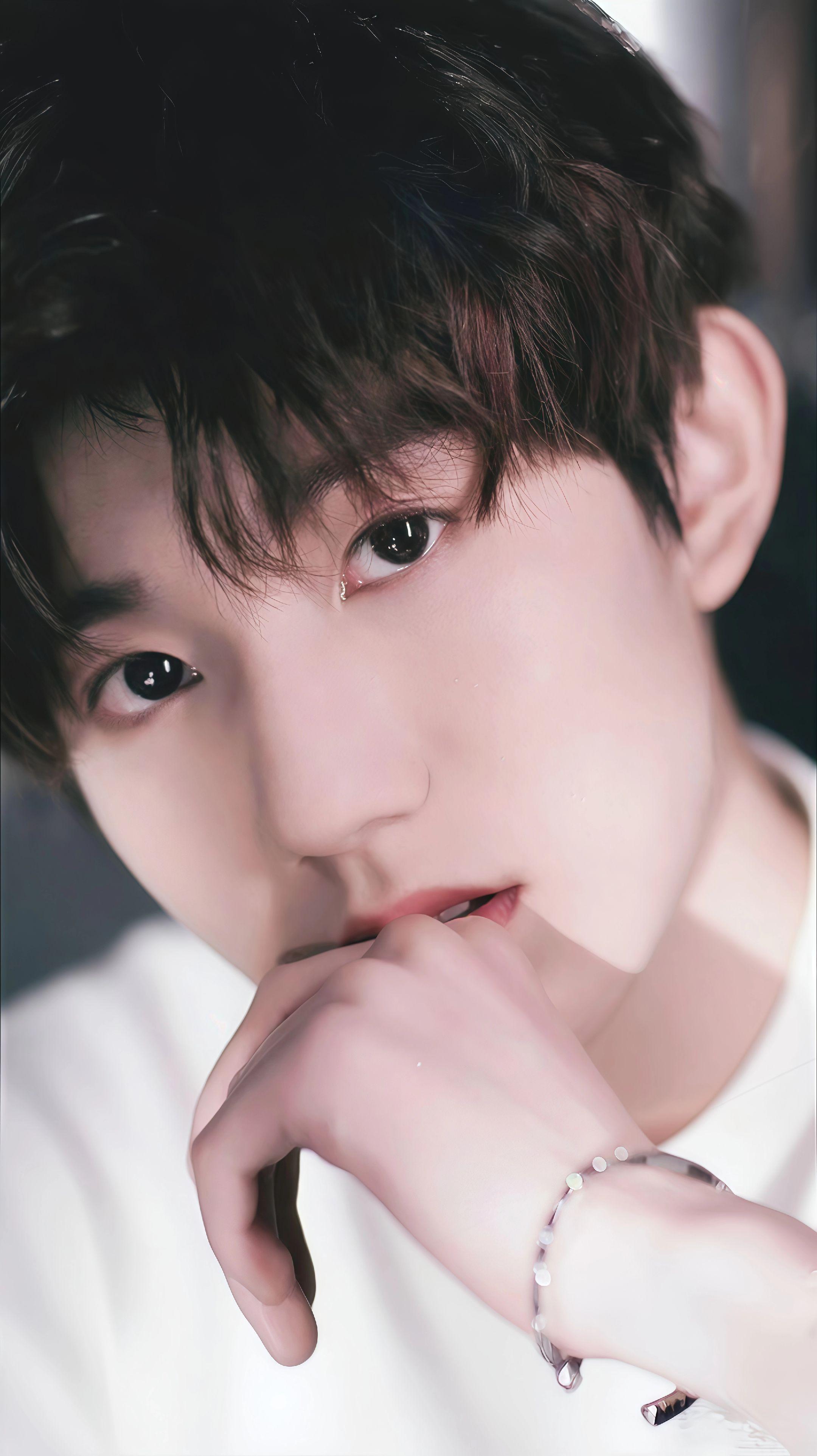 瞳孔和心跳的距离 在与你对视时清零。对视