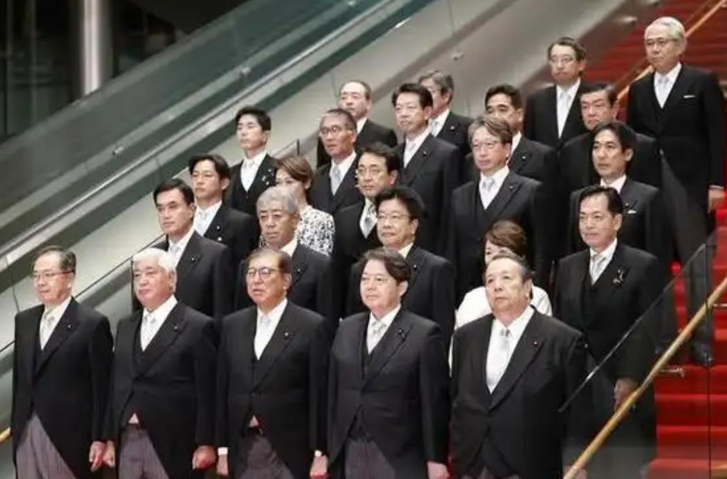 中国只要不让日本访华团访华，守往国门，一切与日本免谈，用不了很长时间，日本就能急