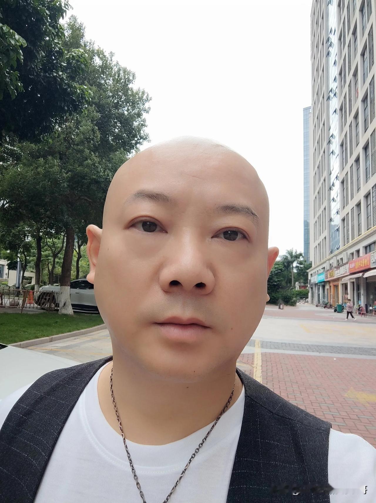  昨晚异梦，高人指点，目前局势要看清本质，往后的路还得把裤腰带再勒一勒。先从某国