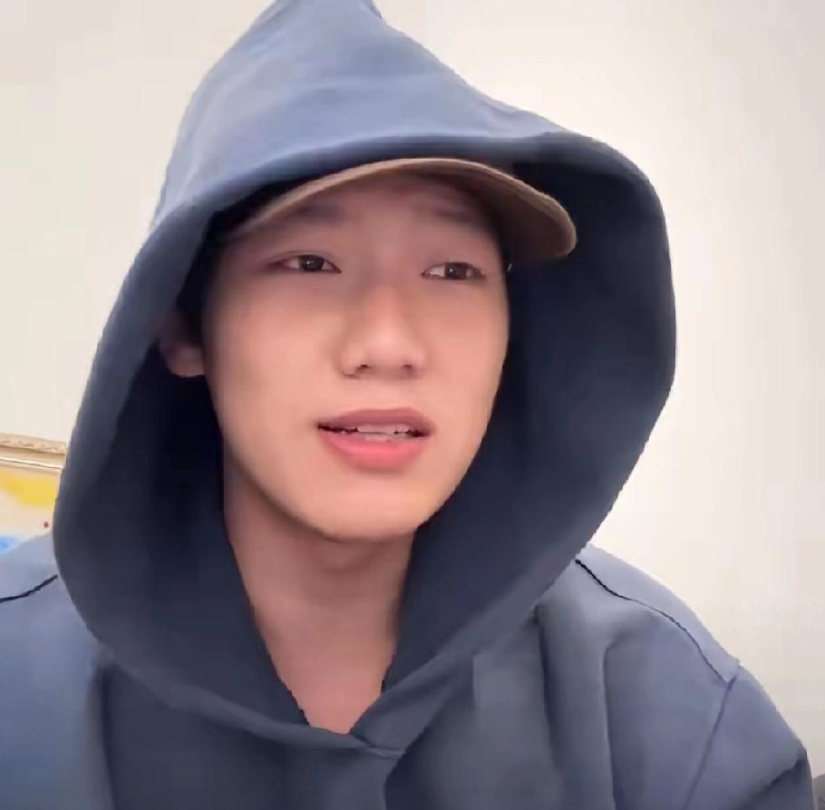 贾乃亮的这波操作你理解吗？
有个小网红模仿PGone跳舞的视频。被贾乃亮投诉了。