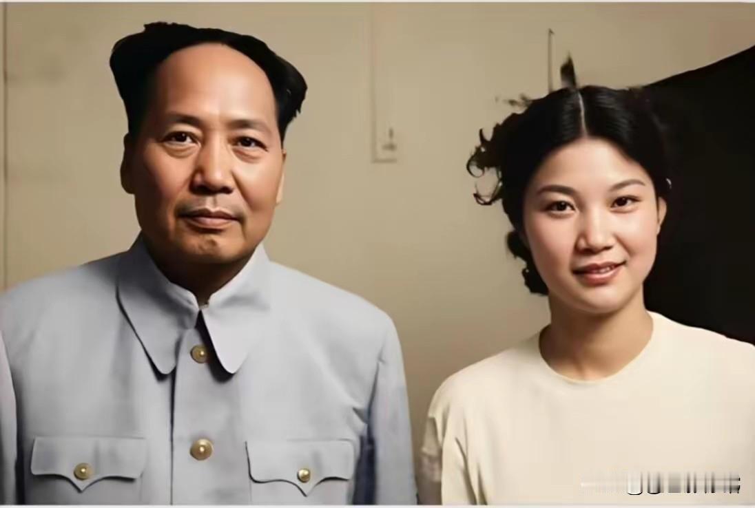 和毛主席合影太幸福了吧