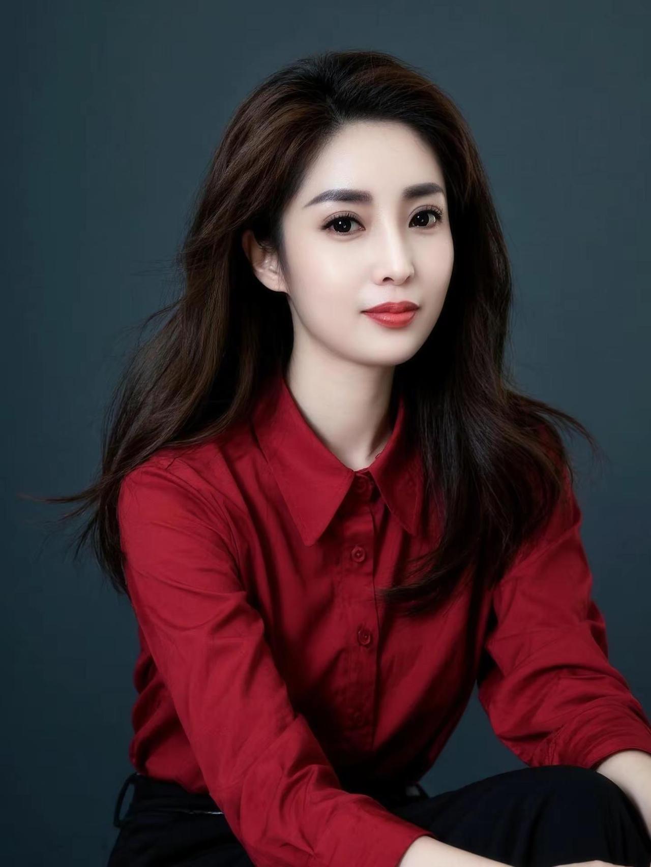 最动人的风景，从来不在山顶，在市井。常为碎事而庆祝。